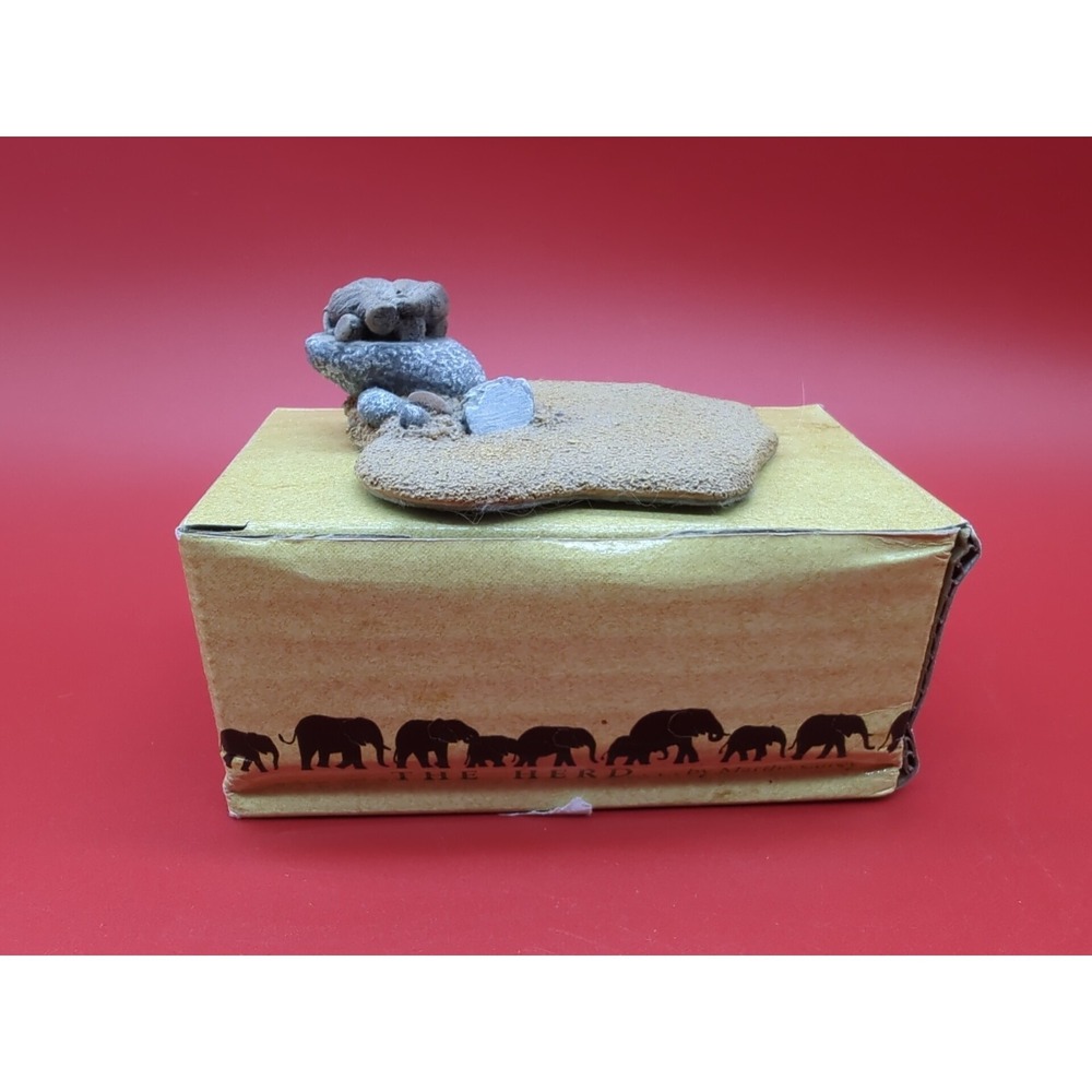THE HERD MARTHA CAREY ELEPHANT #3512 Winks & Base 1998 Annual With Box